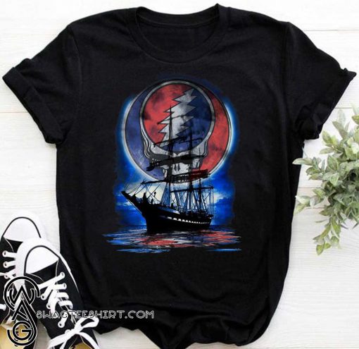 Steal your face moon boat live beyond limits quote relaxing shirt