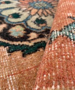 Vintage turkish round carpet 2