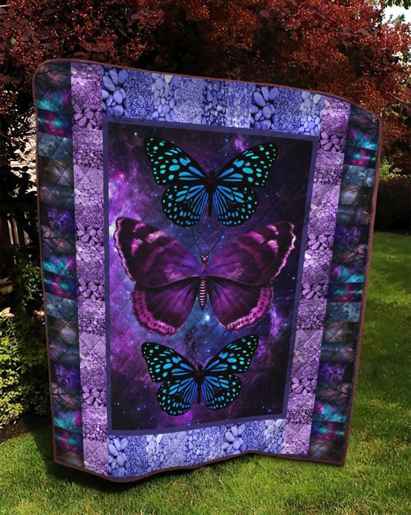 Night butterfly all over printed quilt 1