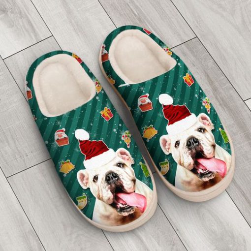 the bulldog with santa hat all over printed slippers 3