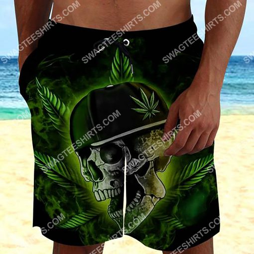 the skull with weed leaf all over printed beach shorts 2(1)
