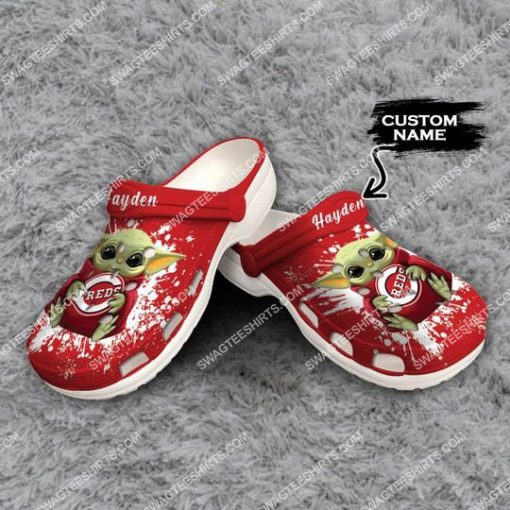 custom baby yoda hold cincinnati reds all over printed crocs 2(1)