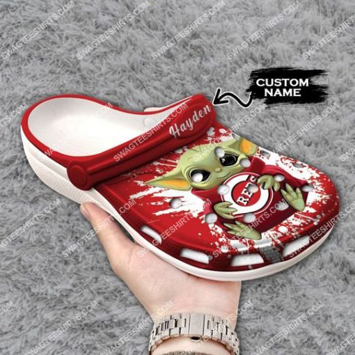 custom baby yoda hold cincinnati reds all over printed crocs 3(1)