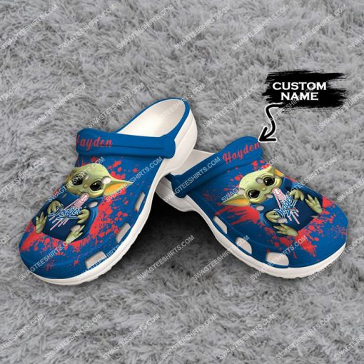 custom baby yoda hold los angeles dodgers all over printed crocs 2(1)