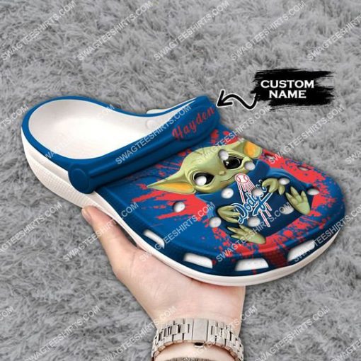 custom baby yoda hold los angeles dodgers all over printed crocs 3(1)