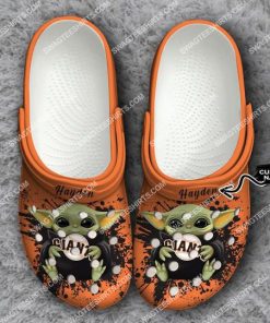 custom baby yoda hold san francisco giants all over printed crocs 1(1)