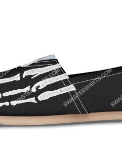 retro skeleton hands all over printed toms shoes 3(1)