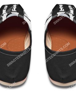 retro skeleton hands all over printed toms shoes 5(1)
