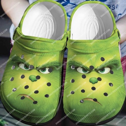 the grinch face all over printed crocs 5(1)
