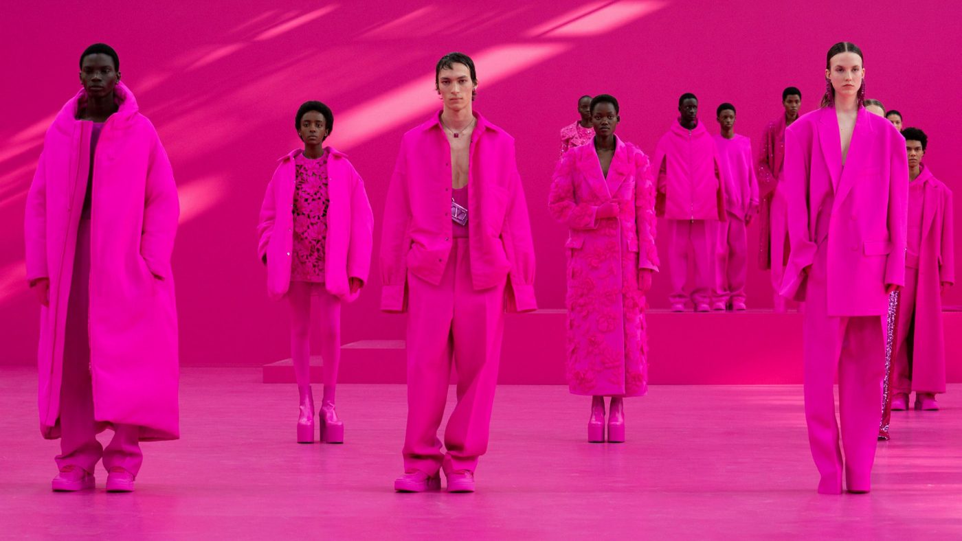 Designer pierpaolo piccioli covers paris fashion week in pink with the valentino fall winter 2022 collection