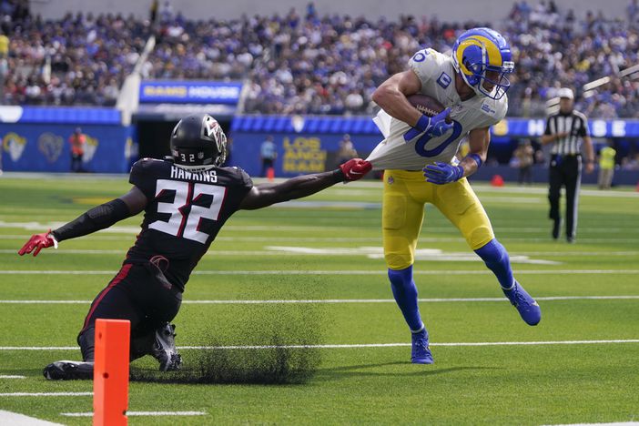 To defeat the Falcons 31-27, Stafford and the Rams prevail.