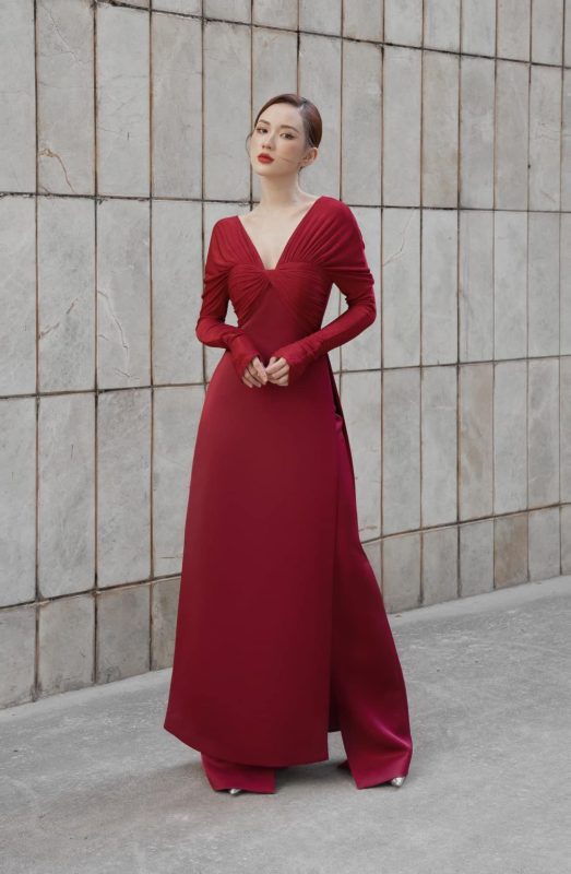 Blooming spring colors with the most fashionable innovative ao dai models