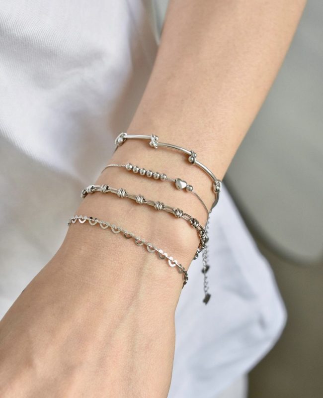 Layering silver jewelry with suggestions from 6 domestic brands