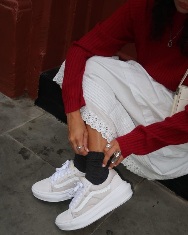 Tame every mix with 5 simple but trendy white shoes